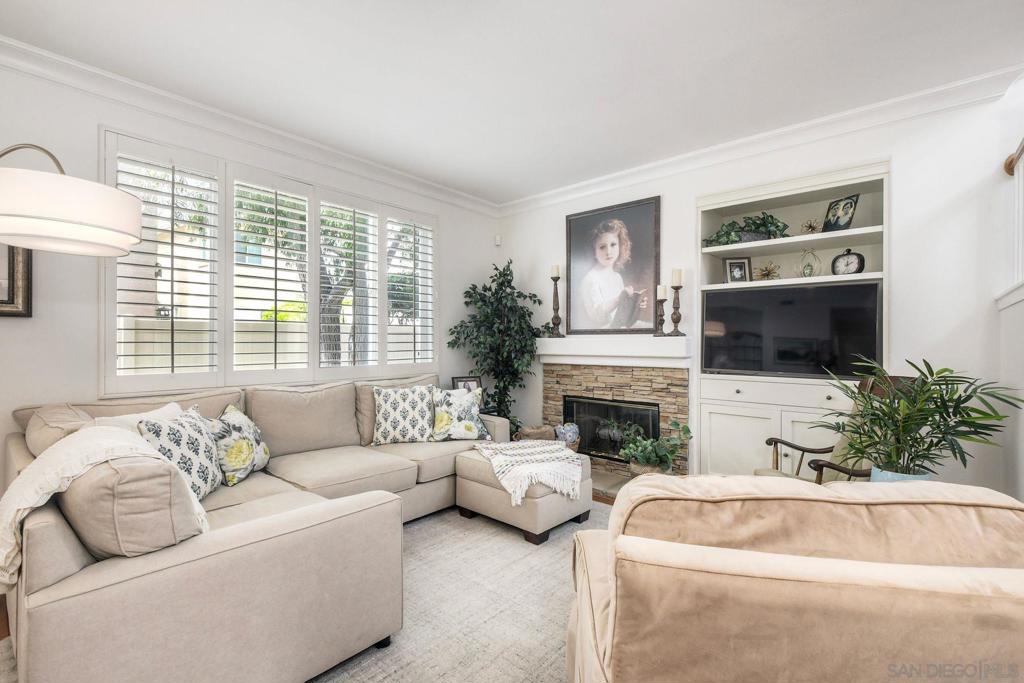 2947 West Canyon Avenue