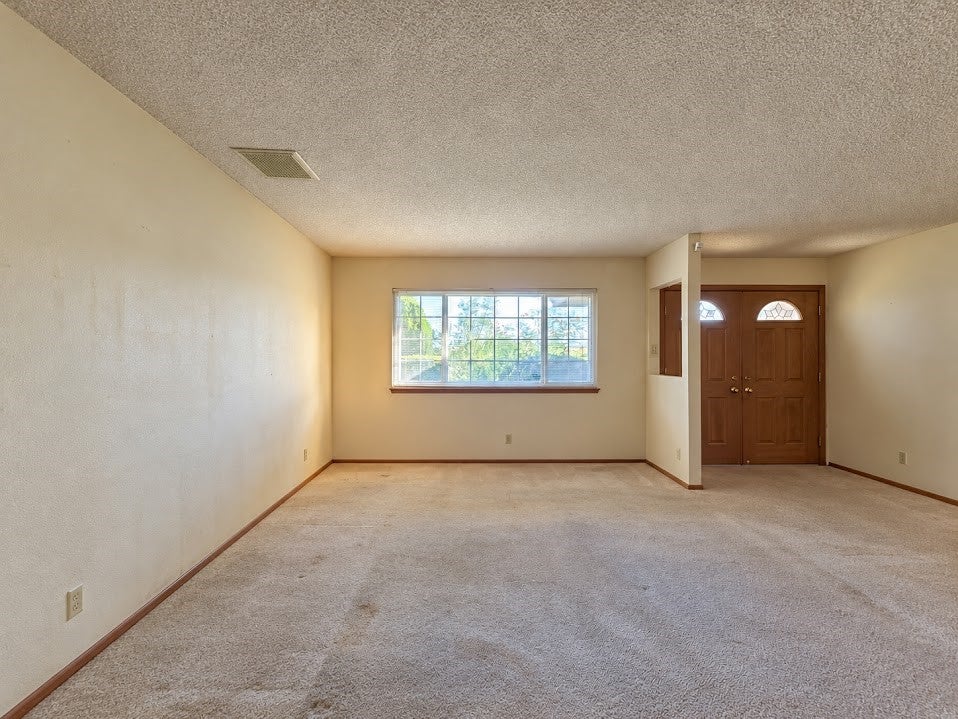 14760 Hopland