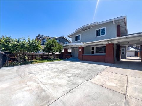 Photo of 1522 5th Avenue, Los Angeles, CA 90019 (MLS # NP26089148)