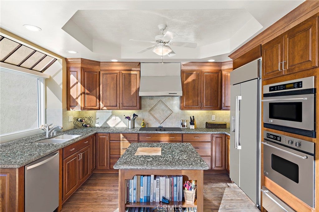 25 Lucerne Street, Newport Beach CA 92660 - Photo 8