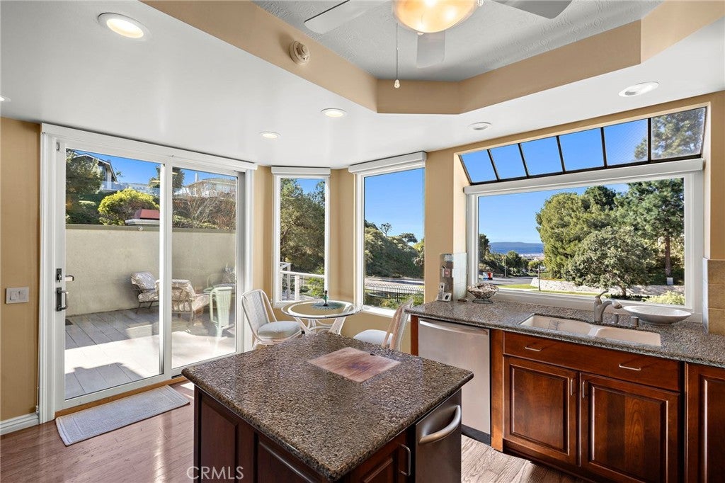 25 Lucerne Street, Newport Beach CA 92660 - Photo 6