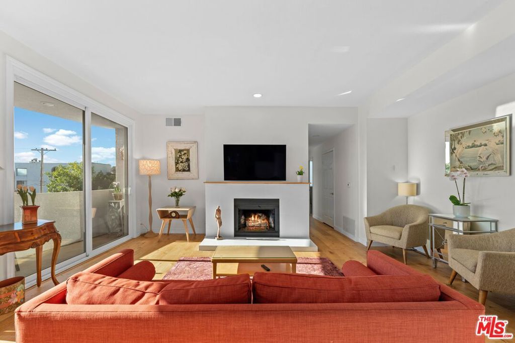 Photo of 11535 Rochester Avenue #302, Los Angeles, CA 90025 (MLS # 26639259)