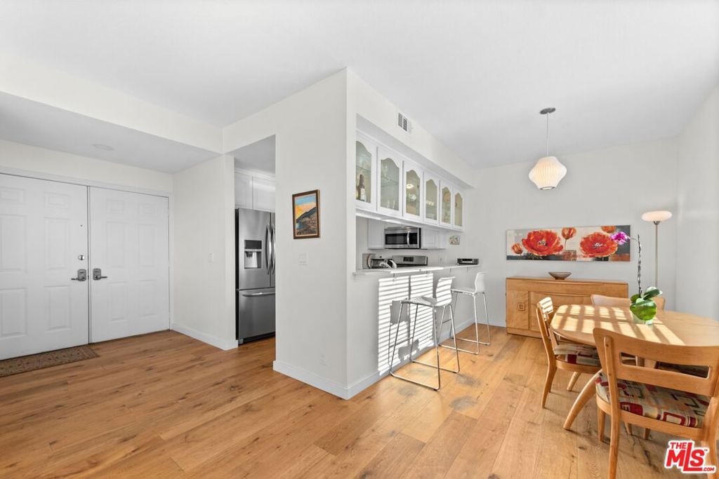 Photo of 11535 Rochester Avenue #302, Los Angeles, CA 90025 (MLS # 26639259)