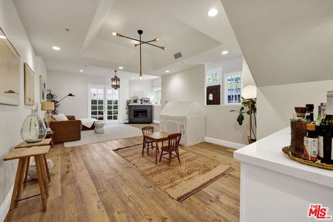 11963 Mayfield Avenue 102 Los Angeles CA 90049