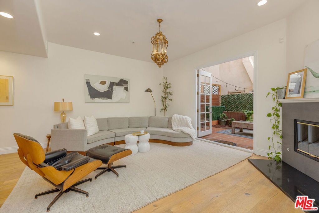 Photo of 11963 Mayfield Avenue #102, Los Angeles, CA 90049 (MLS # 26637011)