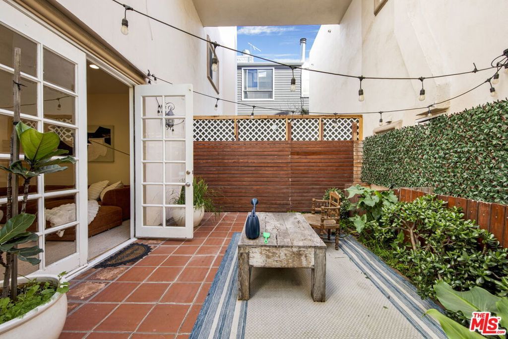Photo of 11963 Mayfield Avenue #102, Los Angeles, CA 90049 (MLS # 26637011)