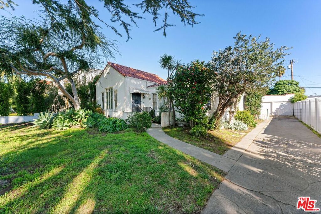 Photo of 739 18th Street, Santa Monica, CA 90402 (MLS # 26638127)