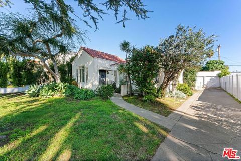 Photo of 739 18th Street, Santa Monica, CA 90402 (MLS # 26638127)