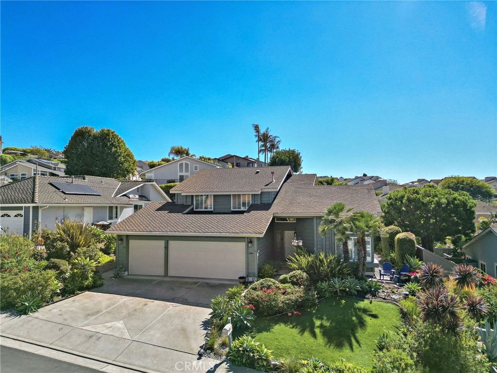 Photo of 752 Calle Vallarta, San Clemente, CA 92673 (MLS # OC25241913)