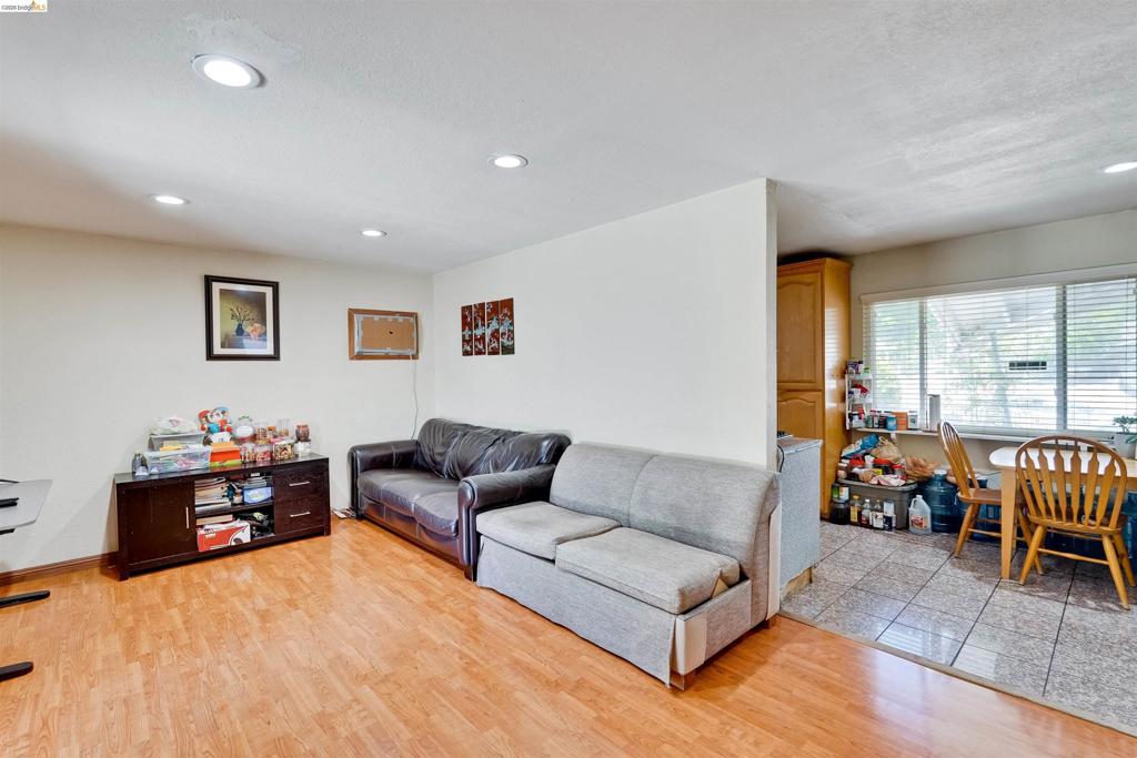1649 Mount Oliveira Drive