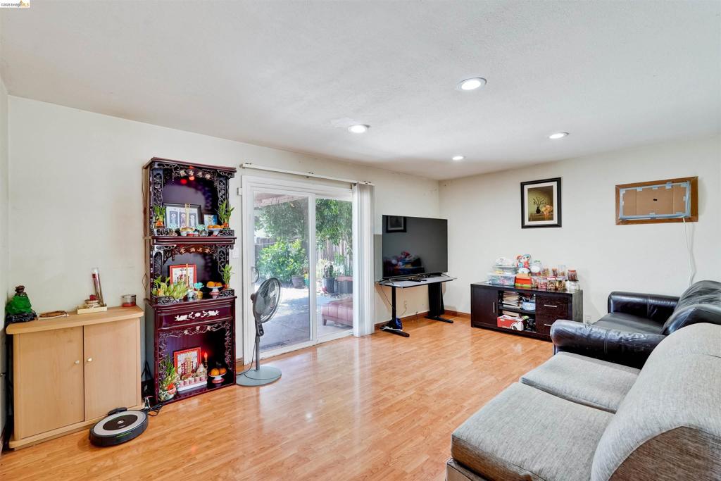 1649 Mount Oliveira Drive