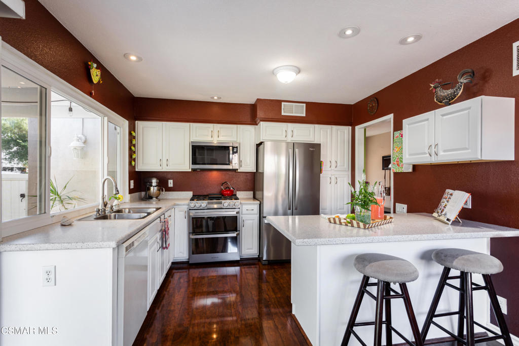 Cal Classics-102 - 1000052 - Residential