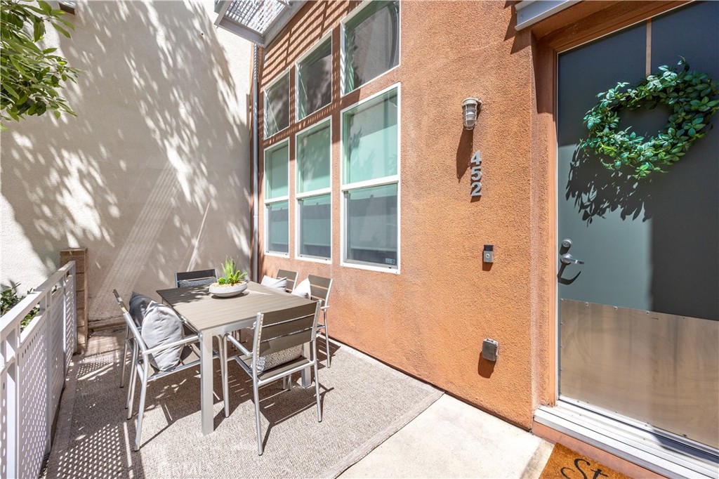 452 E Jeanette Lane