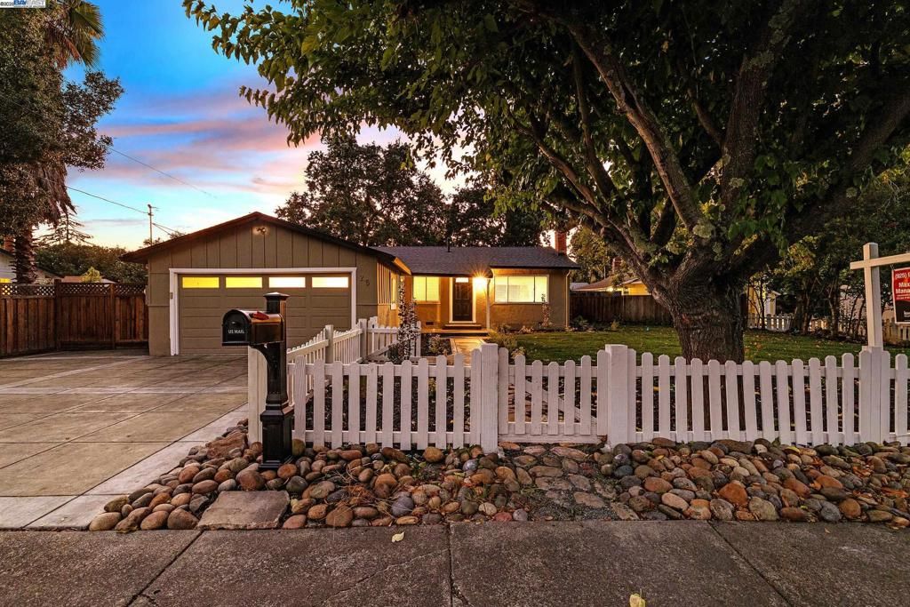 Photo of 25 Brandon Rd Rd, Pleasant Hill, CA 94523 (MLS # 41115064)