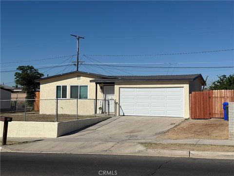 Photo of 610 S Muriel Drive, Barstow, CA 92311 (MLS # HD26060677)