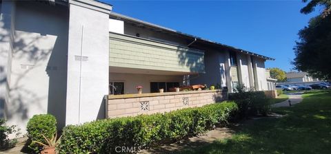 Photo of 8633 Portola Court #18G, Huntington Beach, CA 92646 (MLS # OC25247552) Photo of 8633 Portola Court #18G, Huntington Beach, CA 92646 (MLS # OC25247552)