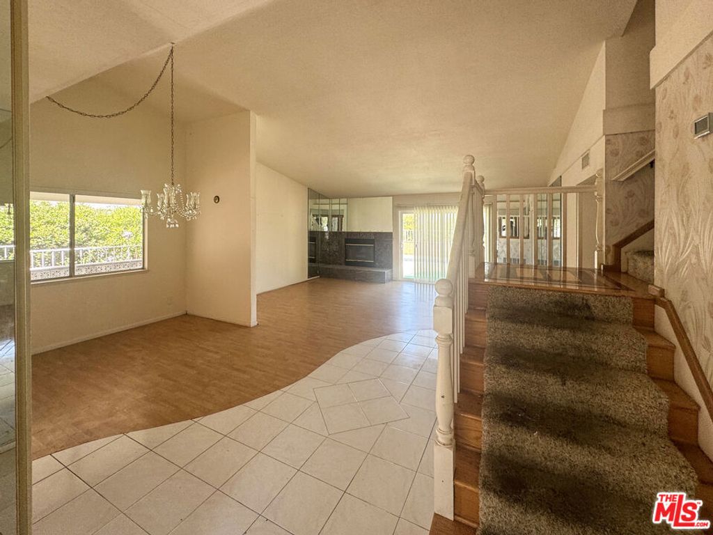 Photo of 766 Wishard Avenue, Simi Valley, CA 93065 (MLS # 25593373)