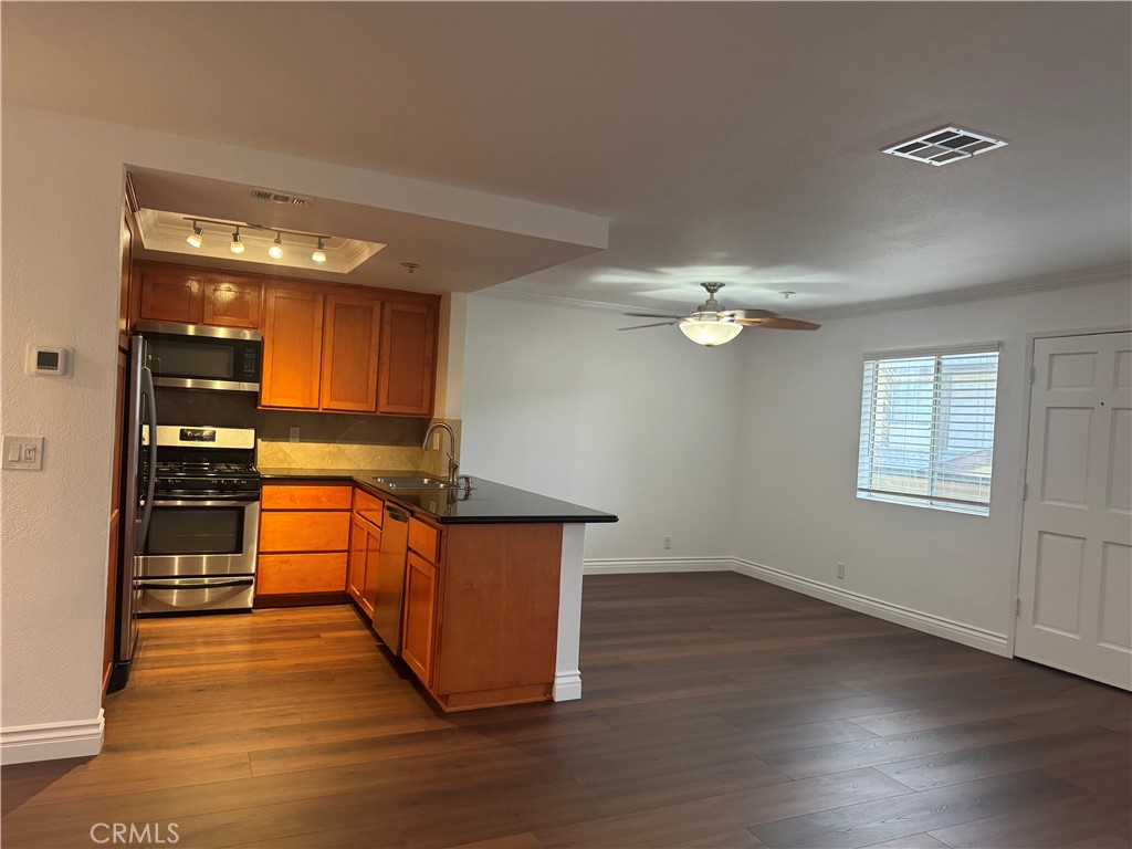 301 W Mountain View Avenue 106