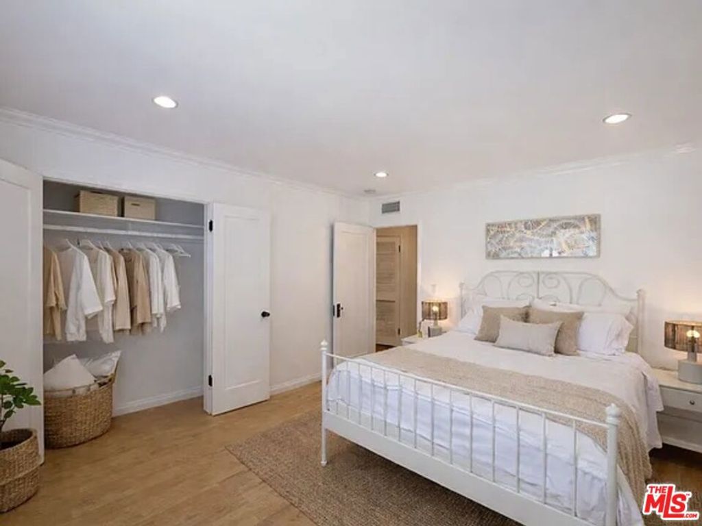 Photo of 1027 20th Street #E, Santa Monica, CA 90403 (MLS # 26712871)