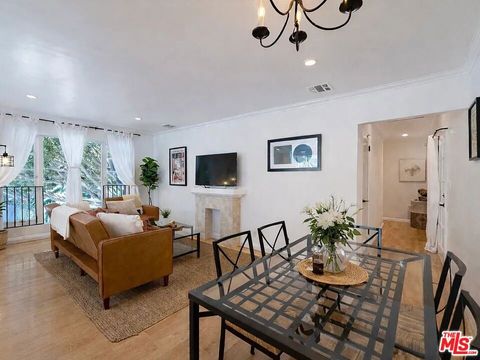Photo of 1027 20th Street #E, Santa Monica, CA 90403 (MLS # 26712871)