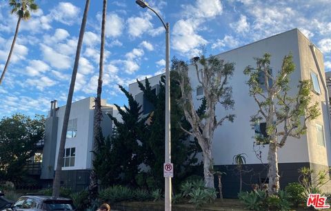 Photo of 2207 BRENTA Place #6, Venice, CA 90291 (MLS # 26669719)