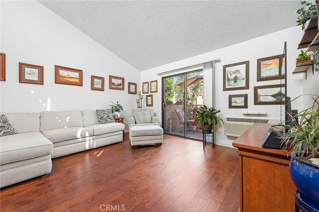 4760 Lakeview Avenue