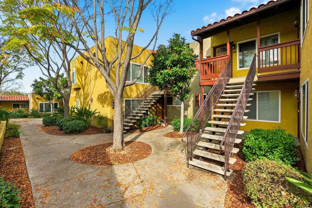 1000 Estes Street 35