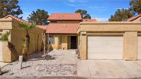Photo of 11730 Oak St, Apple Valley, CA 92308 (MLS # CV26017955)