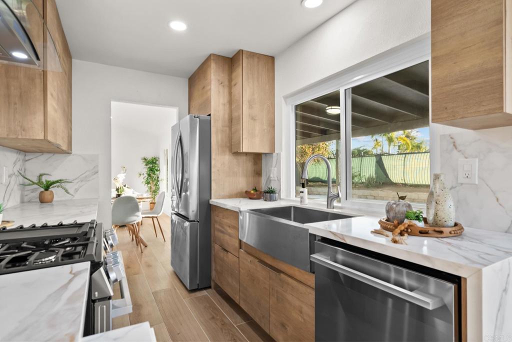 1718 Meadowood Court