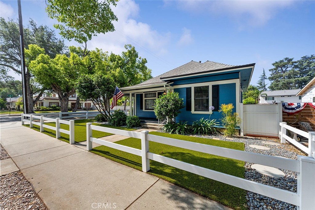 2280 Bonita Avenue
