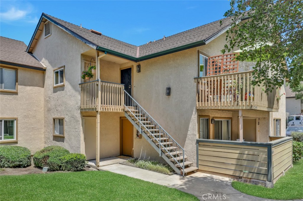 Rare Opportunity in Serrano Creek Villas!
Welcome to this rarely available 3-bedroom, 2-bath upper-level condo, beautifully renovated and move-in ready. The home features rich, custom thick white oak wood flooring, dual-pane windows throughout, and a newer Hydronic HVAC system for year-round comfort. Fresh interior paint and soaring vaulted ceilings create a bright, open, and airy atmosphere.
The Serrano Creek Villas community offers resort-style amenities, including a sparkling pool, relaxing spa, clubhouse, and ample guest parking. HOA dues include water and trash service. Parking is a breeze with your own assigned covered carport.
Ideally located just minutes from Whiting Ranch Wilderness Park, shopping, dining, entertainment, and quick 241 freeway access. Don’t miss your chance to own this exceptional home in one of the area’s most sought-after communities!