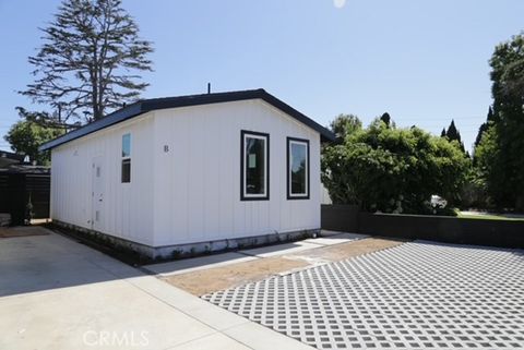 Photo of 729 Center Street #B, Costa Mesa, CA 92627 (MLS # PW25190630) Photo of 729 Center Street #B, Costa Mesa, CA 92627 (MLS # PW25190630)