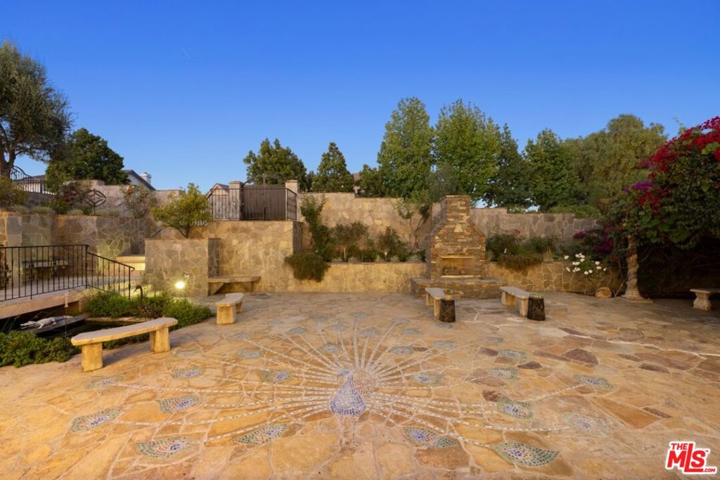 2695 Shady Ridge Lane