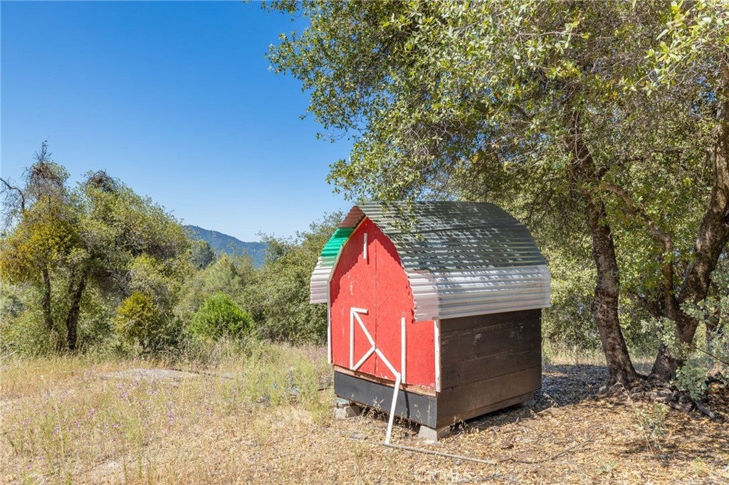 149 Acres Old Yosemite Road