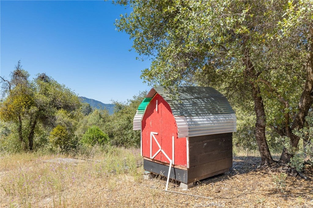 149 Acres Old Yosemite Road