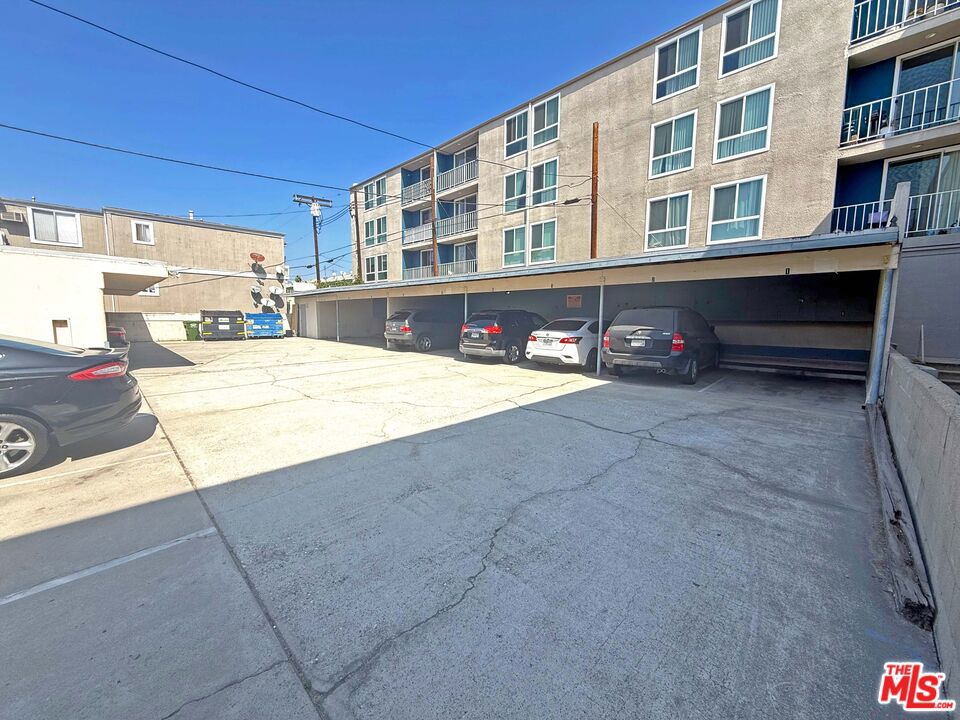 3760 Jasmine Avenue