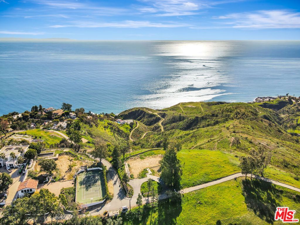 Photo of 20960 Approx. Big Rock Drive, Malibu, CA 90265 (MLS # 26637375)