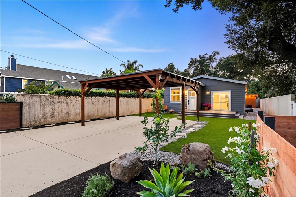 Welcome to this 3-bedroom, 2-bath home built in 2022. The kitchen features a spacious island with quartz countertops. Enjoy low-maintenance landscaping with new turf, a brand-new shed that can be used as an office, yoga studio, or for storage, and freshly planted greenery with stunning mountain views Perfectly located with the Ojai Trolley stop at the corner, and just moments from Papa Lennon’s, restaurants, coffee shops, markets, and a gym. A rare blend of comfort, convenience, and lifestyle—schedule your private tour today!