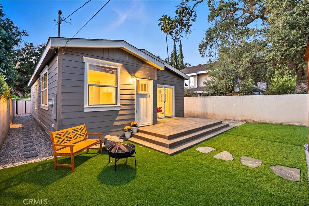 Photo of 125 N Alvarado St,, Ojai, CA 93023 (MLS # SR25221778)