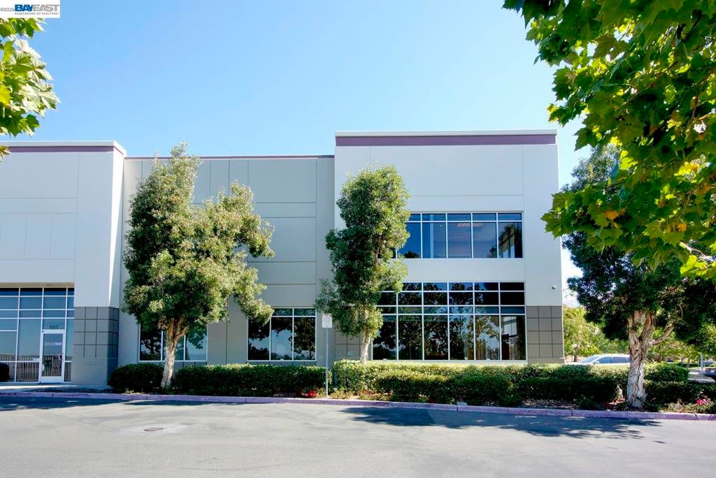 889 Corporate Way