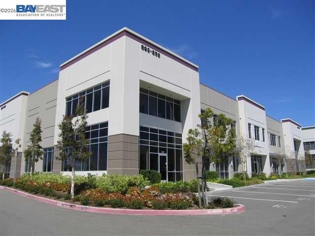 889 Corporate Way