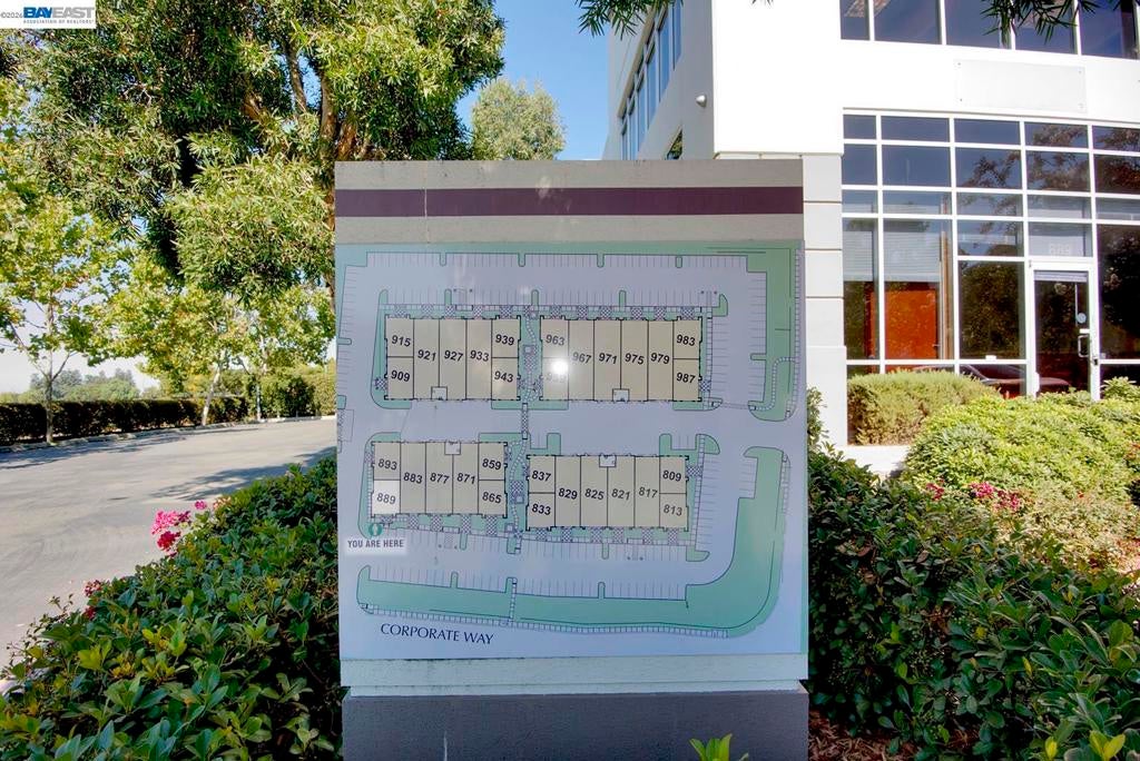 889 Corporate Way