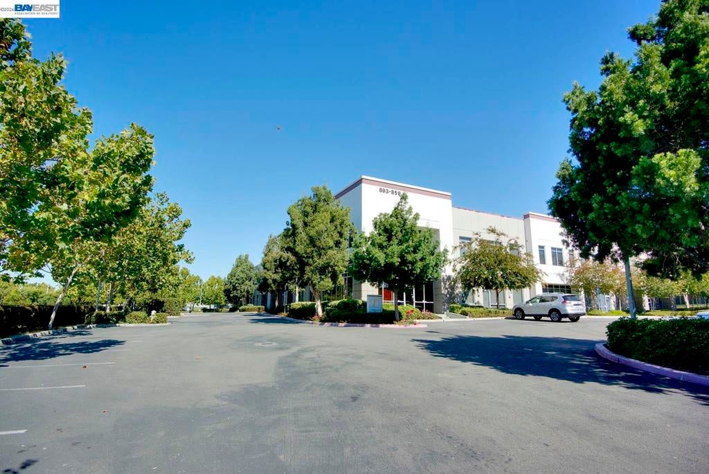 889 Corporate Way