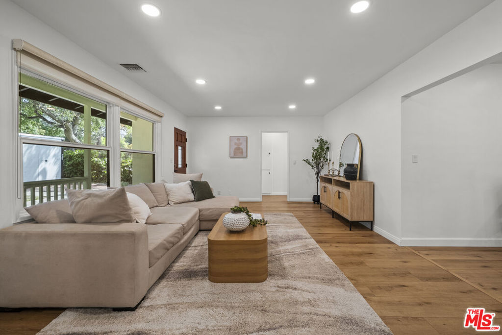 746 Valley View Avenue
