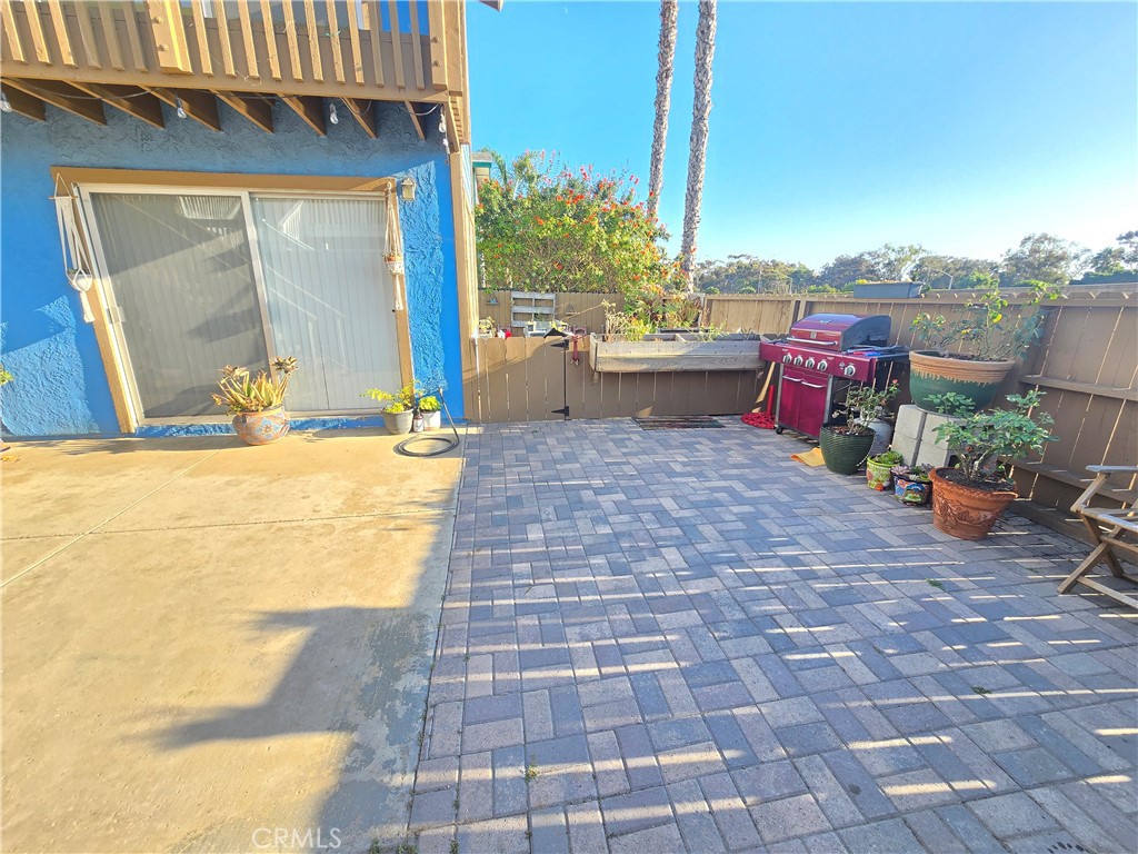 surfer Row - Residential Lease