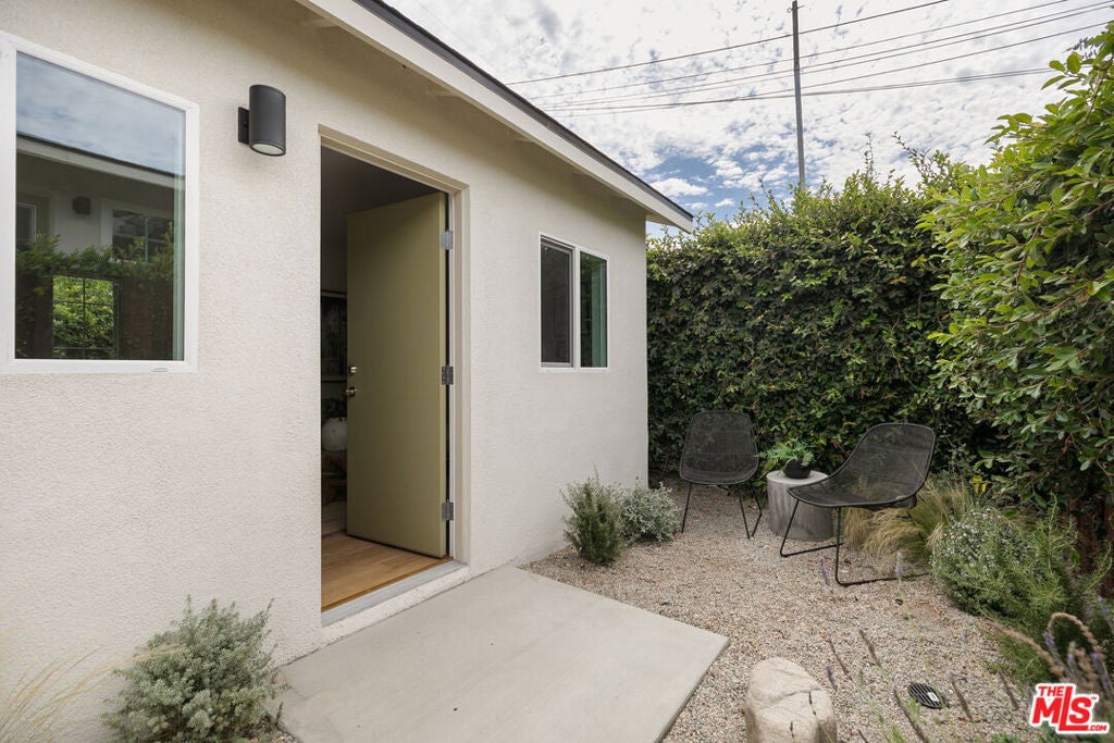 4018 Bemis Street, Los Angeles CA 90039