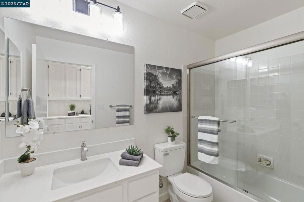 CANY0N LAKES - Residential