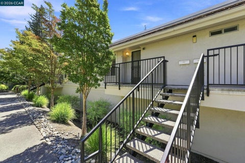 Photo of 1224 Skycrest Dr DR #3, Walnut Creek, CA 94595 (MLS # 41144884)