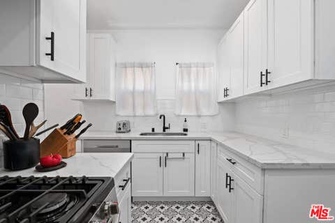 Tiny photo for 1270 N Hayworth Avenue, West Hollywood, CA 90046 (MLS # 26846295)