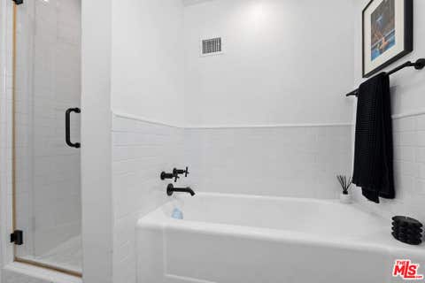 Tiny photo for 1270 N Hayworth Avenue, West Hollywood, CA 90046 (MLS # 26846295)